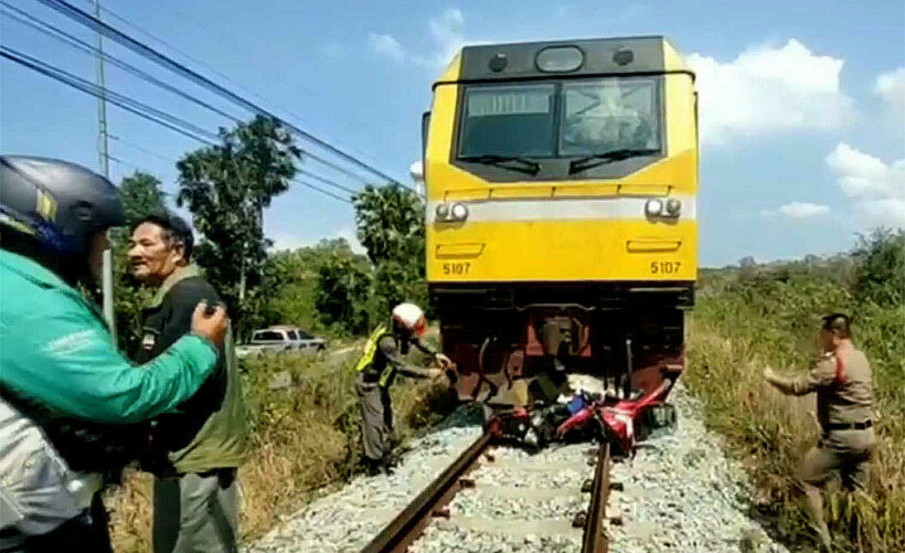 Motorcyclist crushed by train in Pattaya