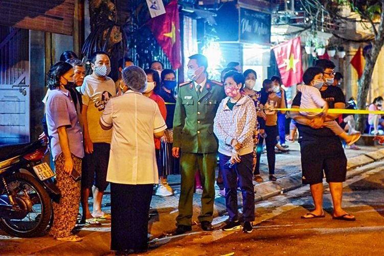Hà Nội: Người dân phố Trúc Bạch mừng như Tết ngày dỡ cách ly | News by Thaiger