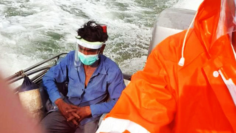 Stranded Thai fisherman decides to swim back from Malaysia