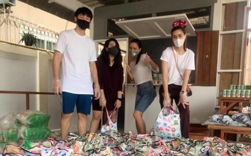 มะปราง โพสต์ หมาก-คิม ร่วมแพคของส่งคนเดือนร้อนจากโควิด-19 | The Thaiger