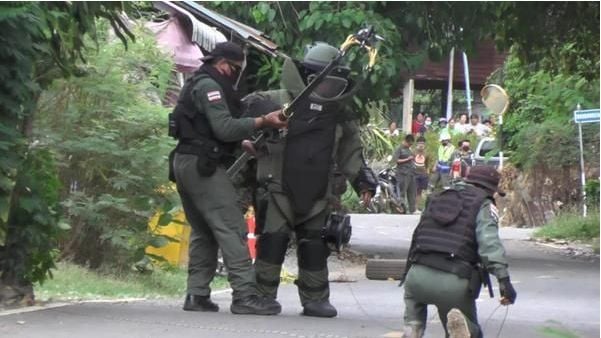 A box found by a villager in Phetchabun was identified as a bomb