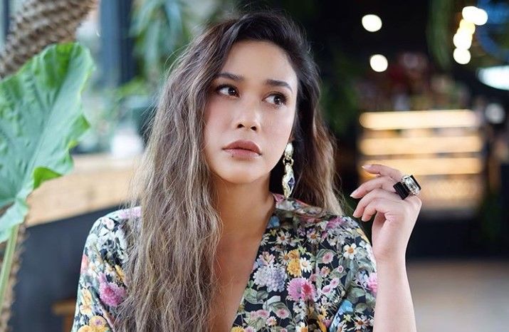 ทราย เจริญปุระ สุดทน! ฟ้องชาวเน็ตด่าหยาบคาย | The Thaiger