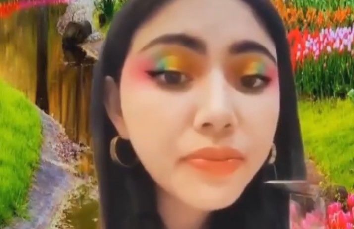 อย่างจี้! ใหม่ ดาวิกา เลียนแบบ ลีน่า จัง เป๊ะยันฉากรายการ (คลิป) | The Thaiger