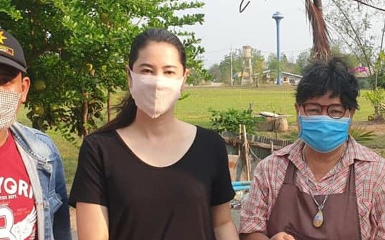 ปารีณา แจกจริงไม่สร้างภาพ! ช่วยปชช. บ้านพัง 200 บาท | The Thaiger