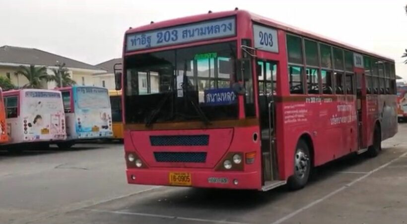 อำลารถเมล์สาย 203 วิ่ง 30 เม.ย. 63 วันสุดท้าย | The Thaiger