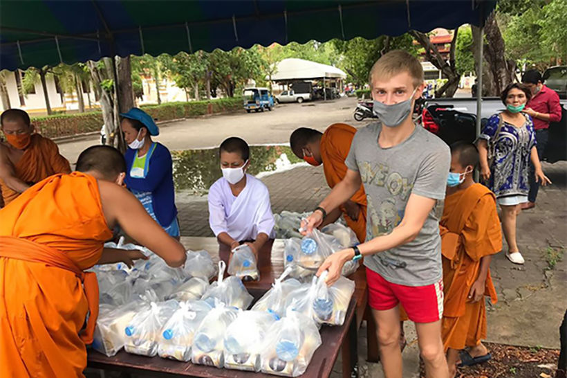 Stranded Russian student earns his room and board at Surat Thani temple | News by Thaiger