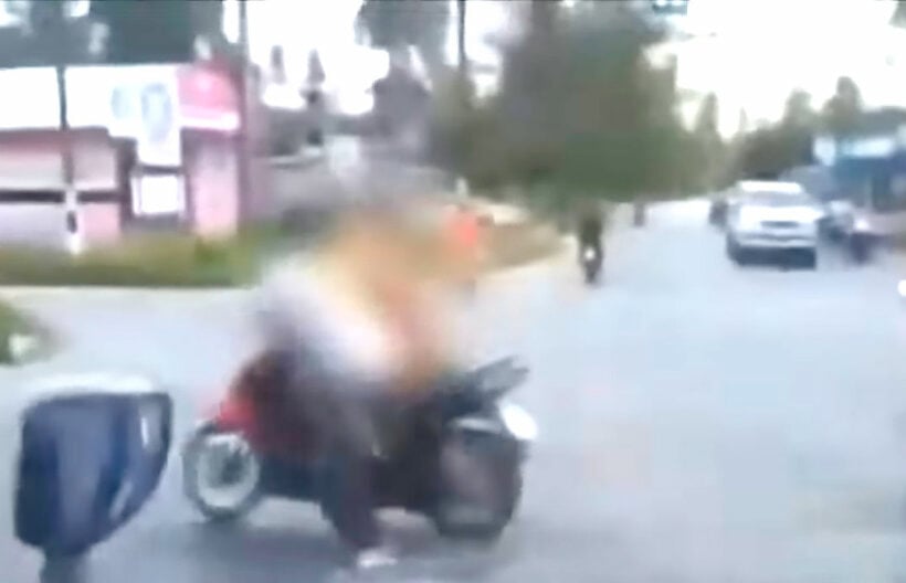 Naked man steals motorbike in Nakhon Si Thammarat – VIDEO