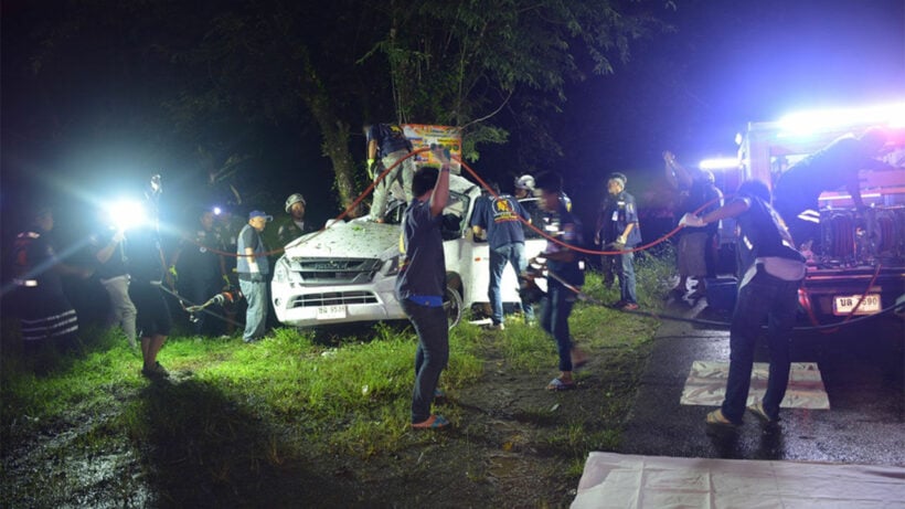 2 killed after truck slams Phuket power pole – VIDEO