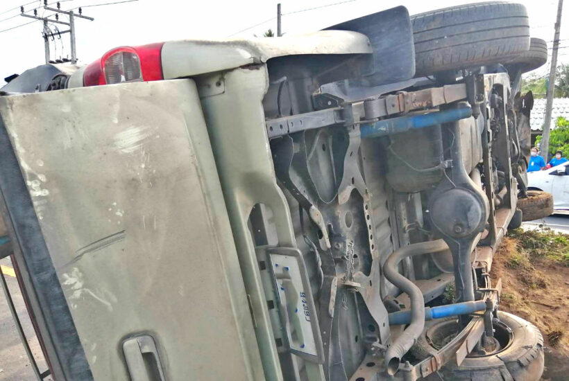 Truck overturns in Songkhla, injuring 12