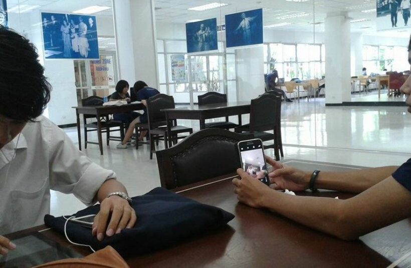 มธ.เปิดให้ศิษย์เก่าใช้บริการห้องสมุดได้ฟรี | The Thaiger