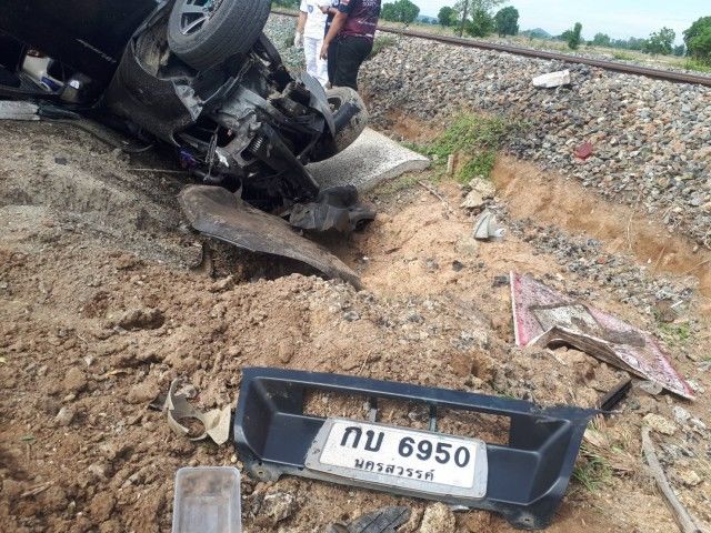 Village head dies in train accident in central Thailand