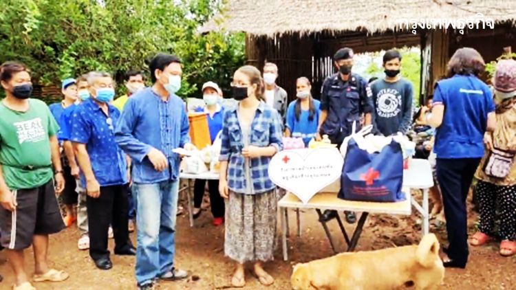 Locals support young tourist stuck at Phrae forest retreat