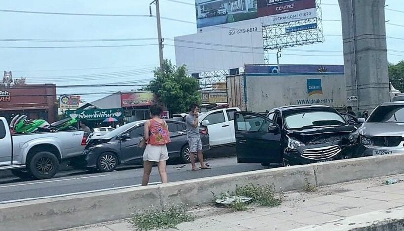 Long tailbacks in central Thailand following 10 car pile up