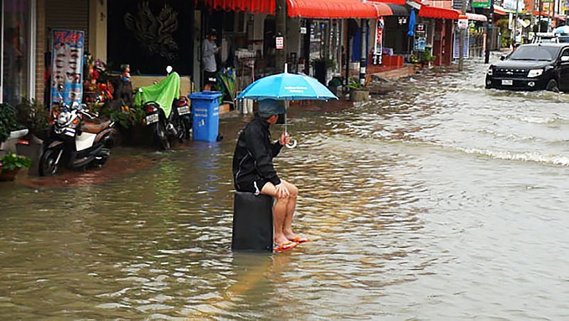 Pattaya mopping up after flooding and erosion from heavy rains