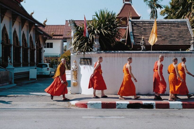 รัฐเตรียมเยียวยาพระสงฆ์ วันละ 60 บาท | The Thaiger