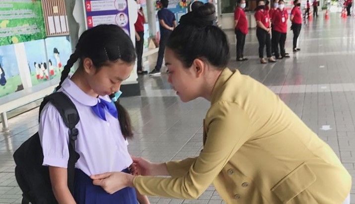 เอ็มมี่ แม็กซิม ตัดพ้อ เหนื่อย หาเงินส่งลูกไปรร. เลี้ยงน้าพิการ | The Thaiger