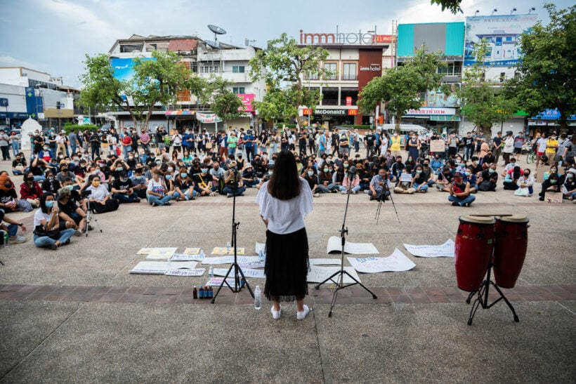 Student flash mob in Chiang Mai as anti-government protests keep popping up