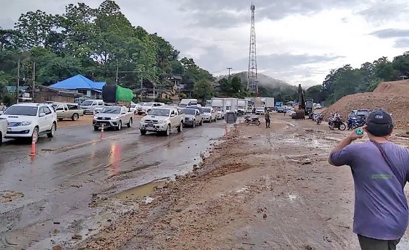 Chiang Mai-Chiang Rai highway closed by flooding again – VIDEO