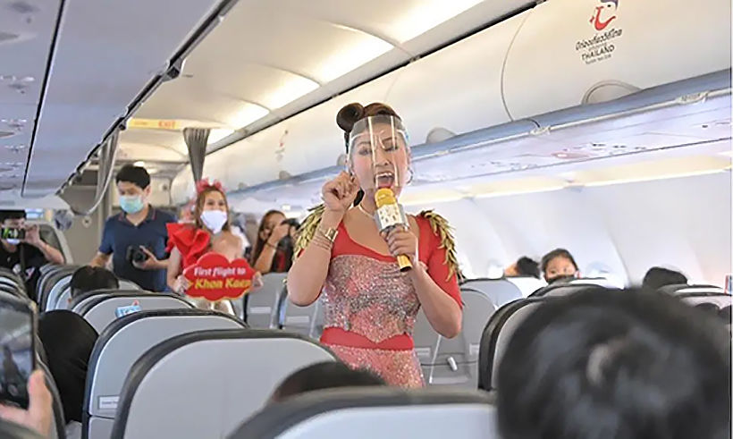 Thai Vietjet passengers treated to surprise “concert in the sky”