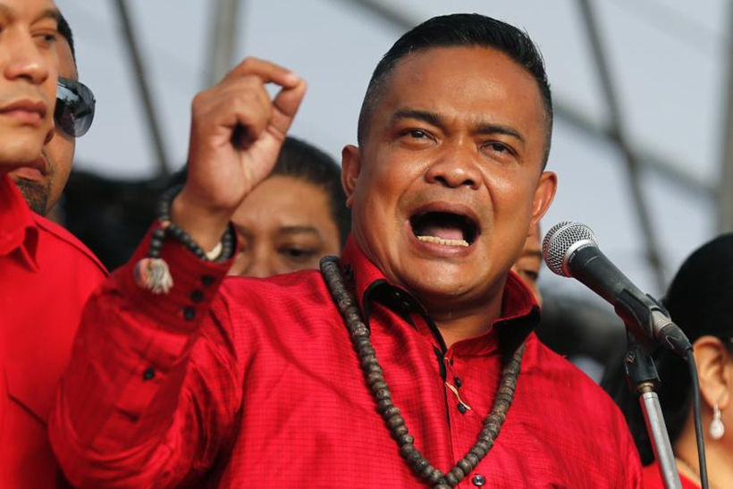 Red shirt leader warns activists against insulting Monarchy