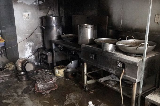 TP. HCM: Hỏa hoạn tại quán cơm khiến 7 người bị mắc kẹt | News by Thaiger