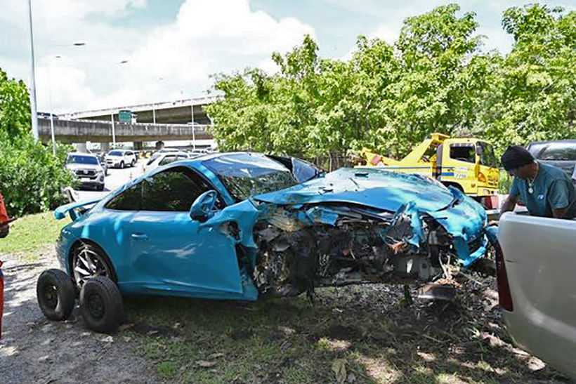 Nonthaburi teen, 3 friends injured as Porsche smashes into tree | News by Thaiger