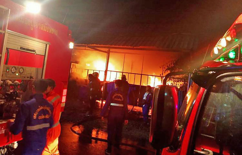 Fire ravages Samut Prakan warehouse