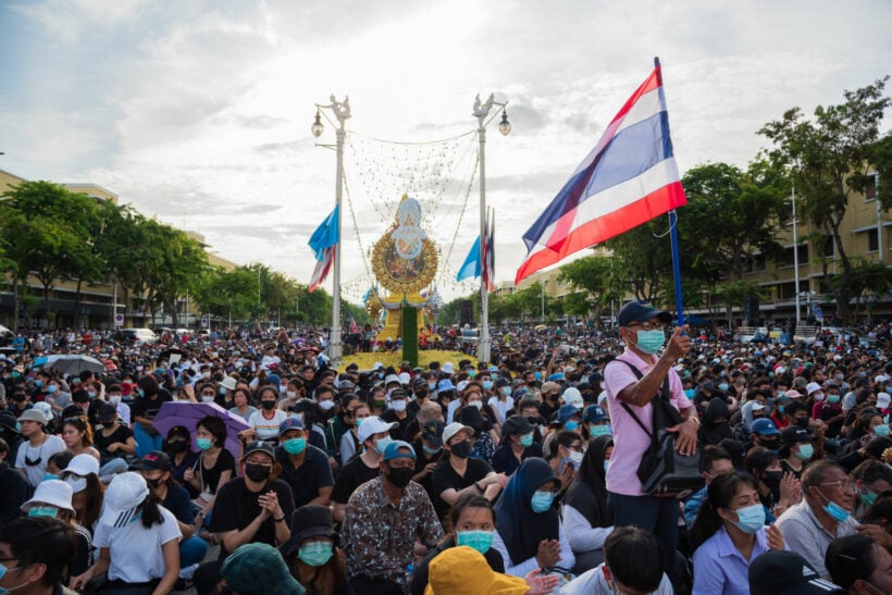 Up to 10,000 gather in massive Bangkok pro-democracy rally | News by Thaiger
