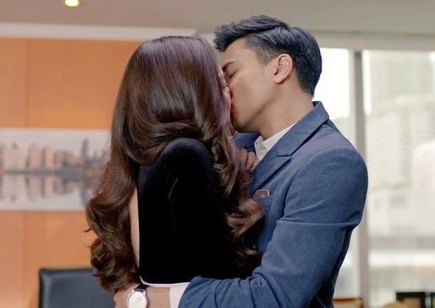 ปราง-ไม้ จูบฟิน ยอดคนดู เมียอาชีพ ทะลุแสนวิว | The Thaiger