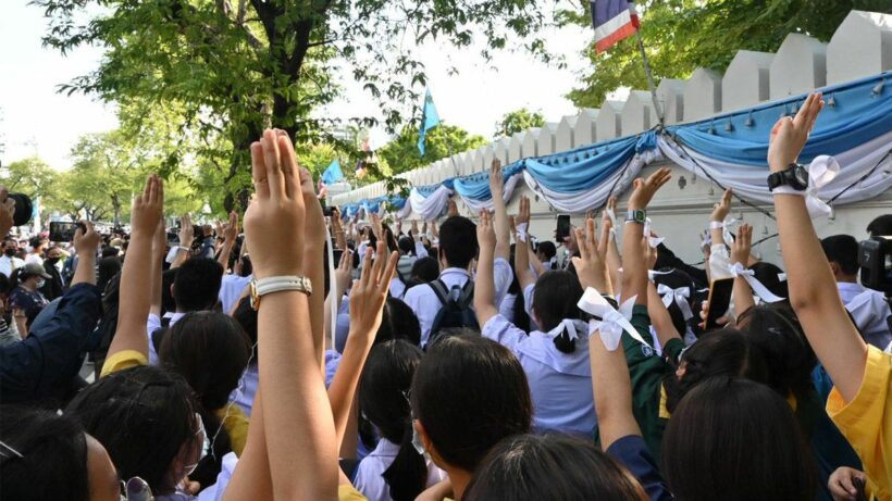 Education minister says free speech should be allowed at Thai schools