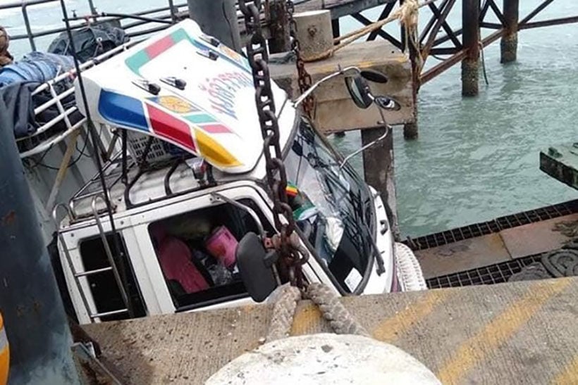 Koh Samui bridge collapse leaves truck stuck under pier | News by Thaiger