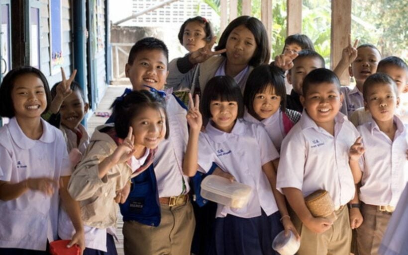 Thai schools look to recruit 20,000 English and Chinese language teachers