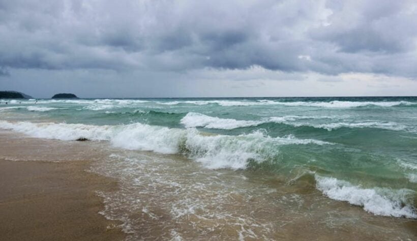 Strong wind and waves this morning closes Phuket’s beaches, one swimmer rescued