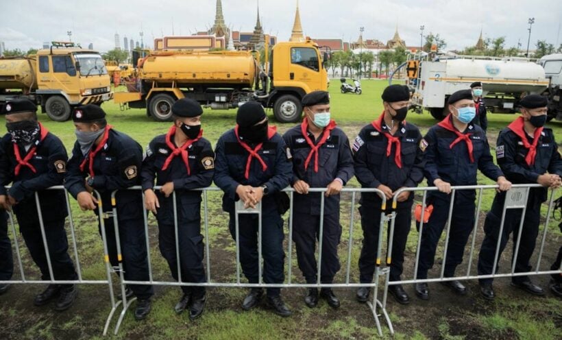 Thai police seize 45,000 books and arrest students who were about to distribute them