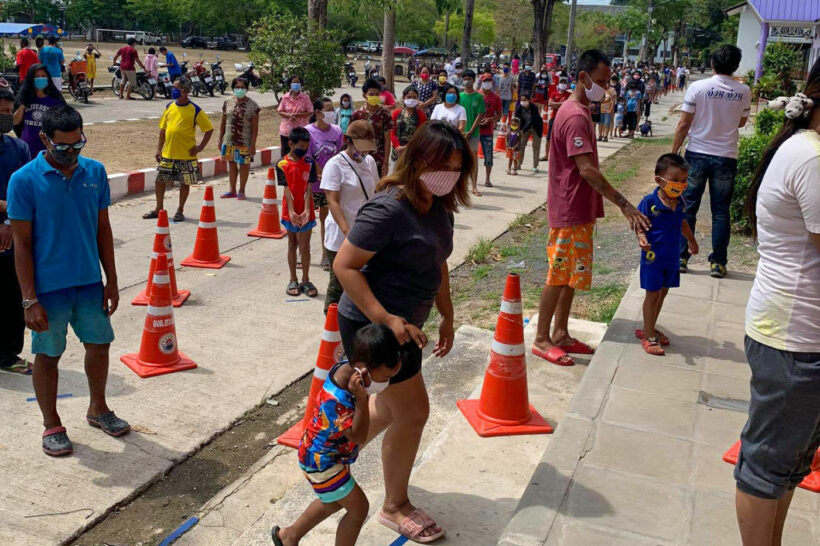 Inwoners van Phuket lijden honger nadat de hulp van de lokale overheid op is | De Thaiger