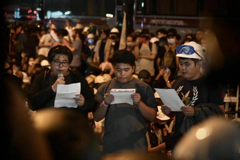 From Bangkok to Berlin – protesters deliver letter to German Embassy