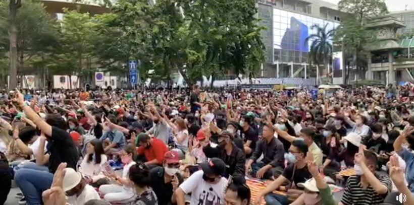 Protesters mass at the Ratchaprasong intersection in Bangkok for the first of 2 scheduled rallies