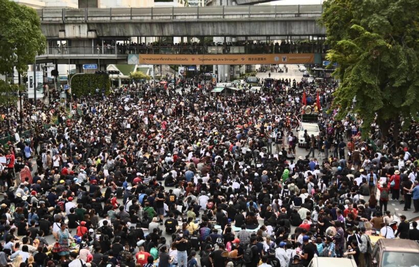 Protests kick off again after parliament reject iLaw amendment to Thai Charter