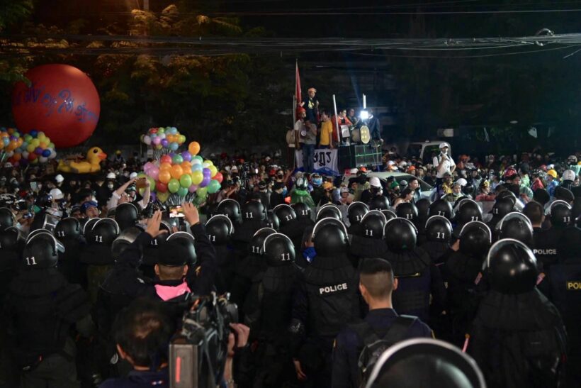 Police deploy water cannons and tear gas, Royalists throw bricks – the protests outside parliament