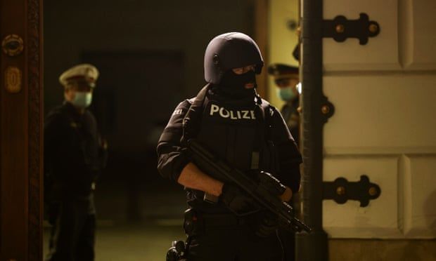 3 dead after shootings near synagogue in Vienna