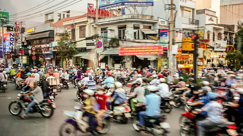 Vietnam plans to keep borders closed and not rely on vaccine strategy