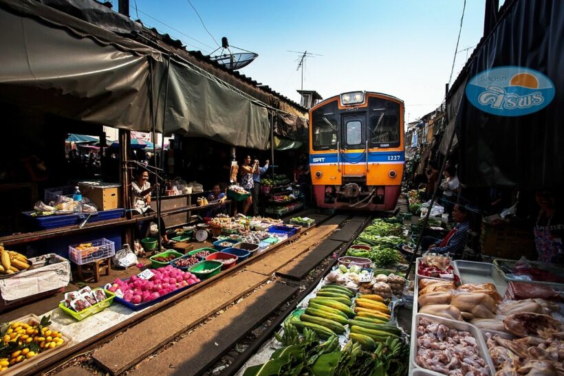 Customers steadily decline at seafood market due to Covid-19 fears