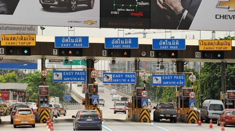 Toll booths in Samut Prakan shut down after supervisor tests positive