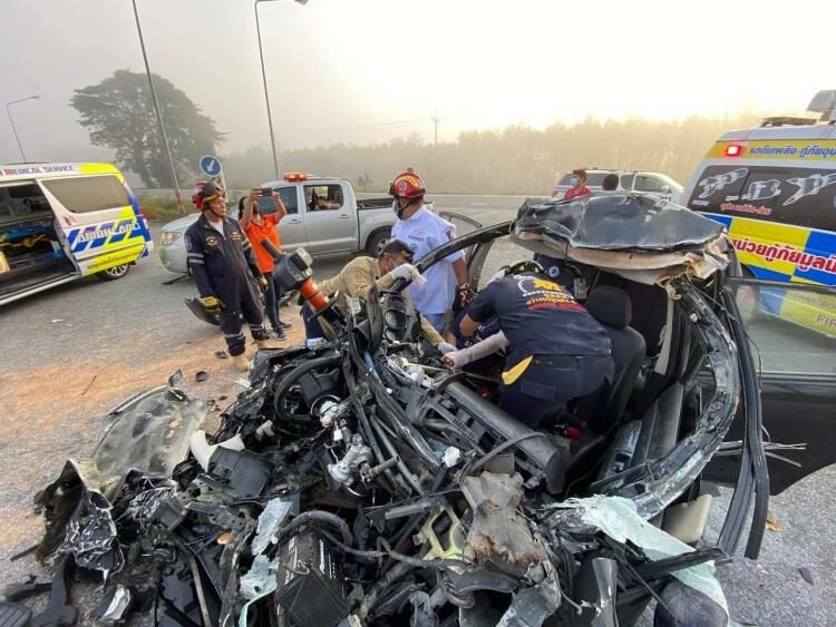 Driver says thick smog led to 3-vehicle pileup in Chon Buri