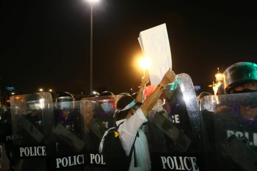 Anti-government Bangkok protest descends into scuffles between activists and police