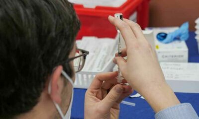 Top virologist warns of vaccine limitations against South African, Brazilian variants | Thaiger