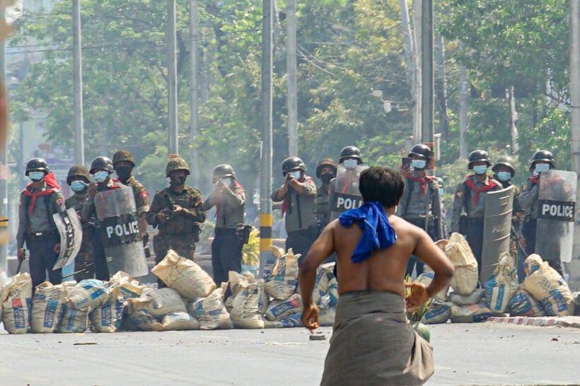 2,000 Burmese refugees sheltering in Mae Hong Son, northern Thailand