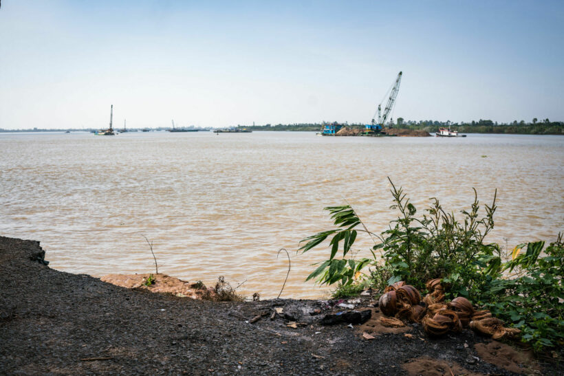 Homes and highways in Vietnam are being lost as Mekong delta washes away | News by Thaiger