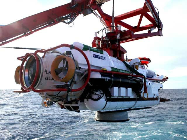 Indonesian submarine confirmed in 3 pieces at 800m depth