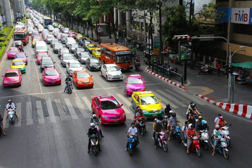 Man allegedly shoots and kills girlfriend in Bangkok taxi